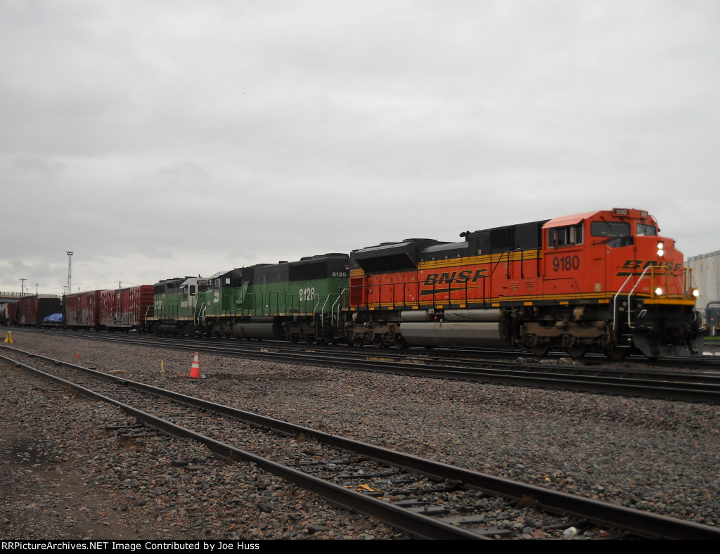 BNSF 9180 West